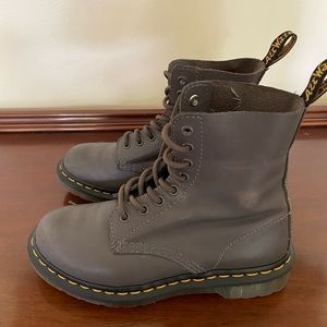 Dr Martens, grey leather